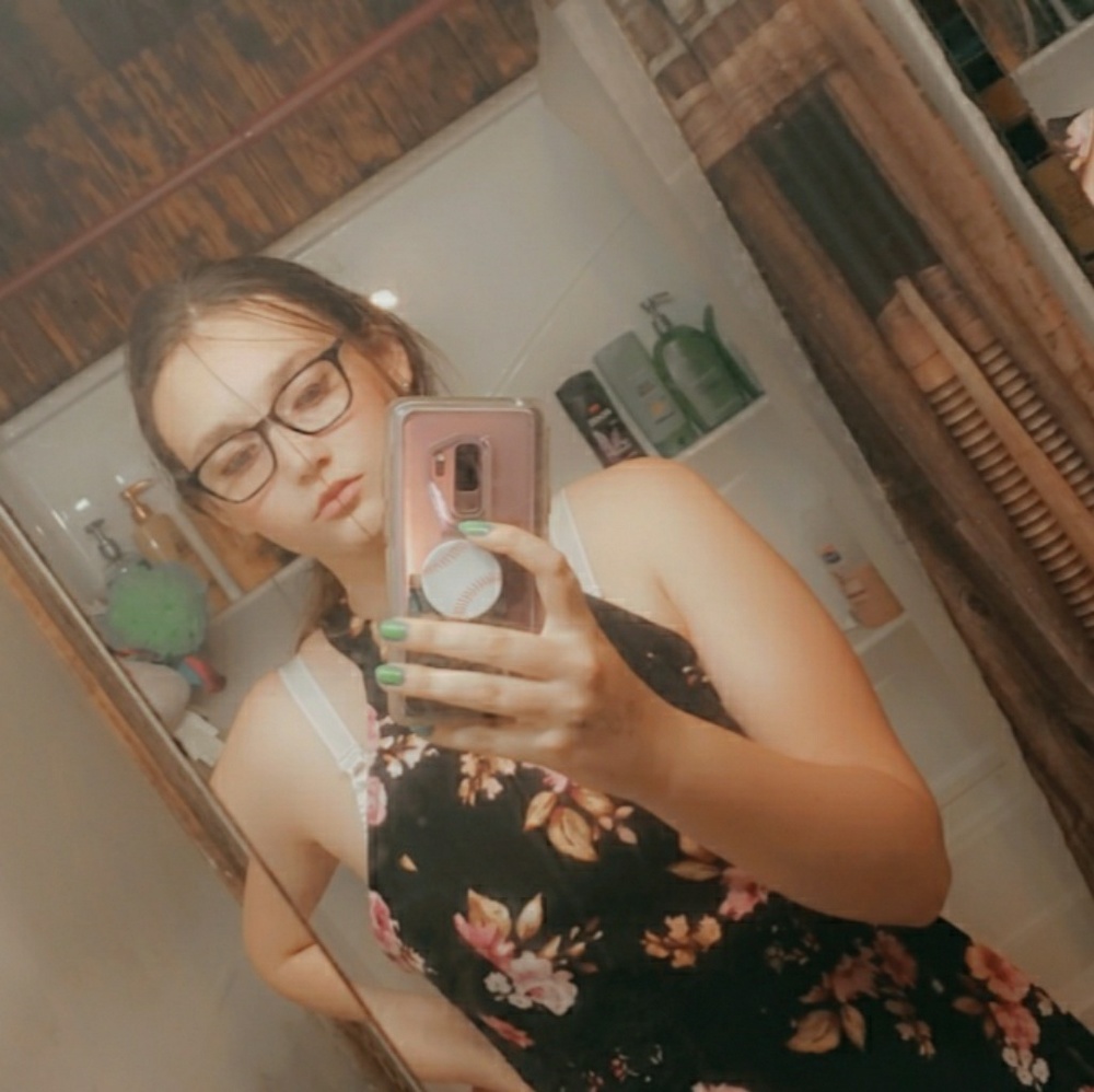 Meet your Posher, Brooke